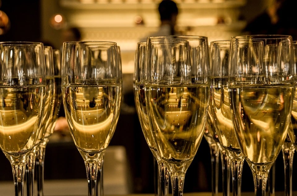 Champagne Glasses | Online Marketing Surrey | Thunderbolt
