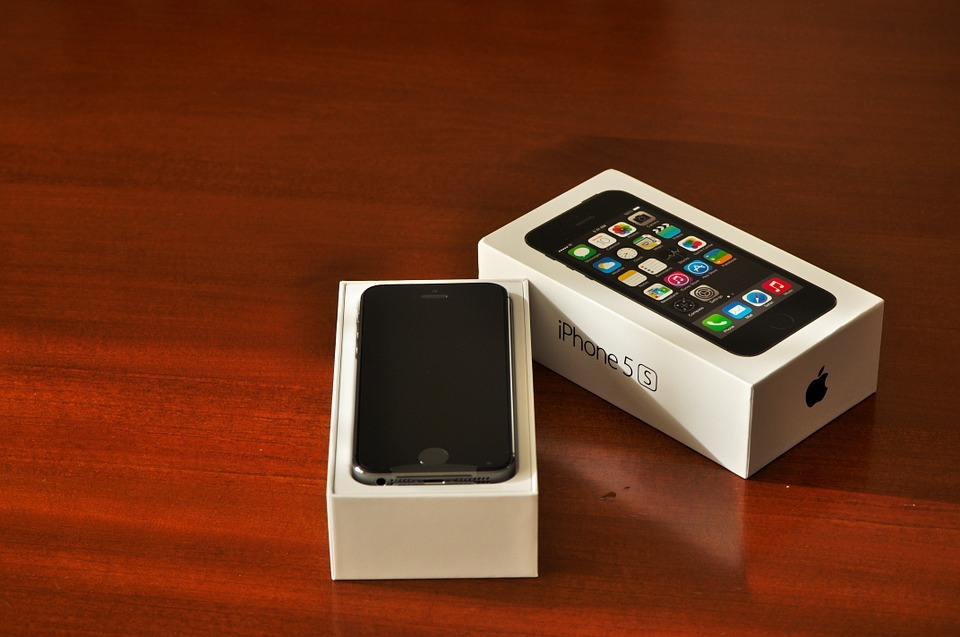 New iPhone in it's box | Social Trends