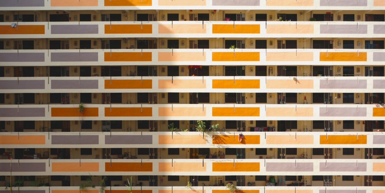 picture of building with consistant patterns